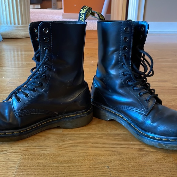 Dr. Martens classic combat boots, s7 - Picture 3 of 10
